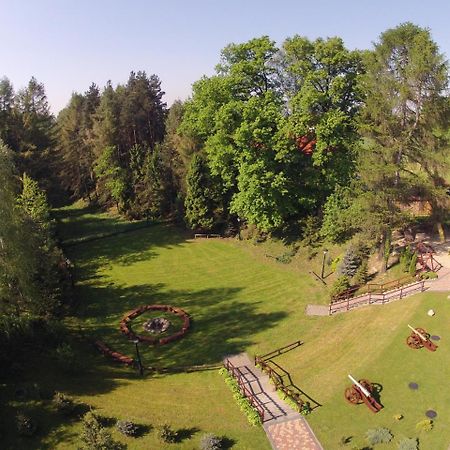 Zajazd Zlota Iglica Pogrzebien Exterior foto